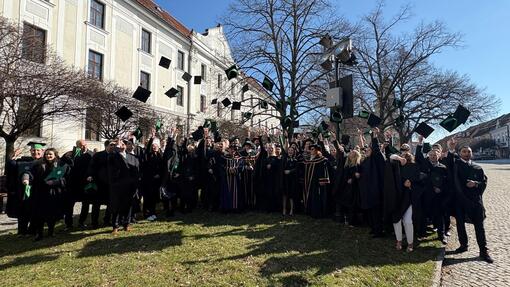 Slávnostná promócia absolventov sociálnej práce v Skalici