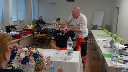 Preverili ich pripravenosť: 82 študentov urgentnej medicíny v Nových Zámkoch má za sebou dôležitý míľnik