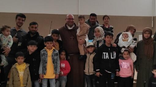 Aula namiesto prednášok: Vysoká škola sv. Alžbety ponúkla bezpečné útočisko rodinám zo Sýrie