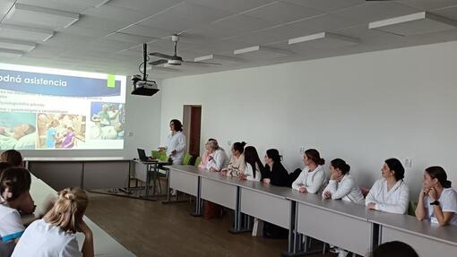Tam, kde sa odbornosť stretáva s ľudskosťou: Formujeme novú generáciu pomáhajúcich profesií