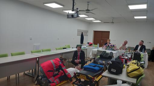 Preverili ich pripravenosť: 82 študentov urgentnej medicíny v Nových Zámkoch má za sebou dôležitý míľnik