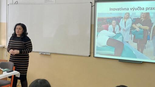  O NAŠEJ ŠKOLE S MATURANTAMI VO SVIDNÍKU