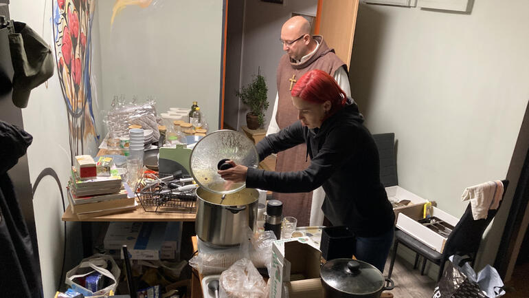 Aula namiesto prednášok: Vysoká škola sv. Alžbety ponúkla bezpečné útočisko rodinám zo Sýrie