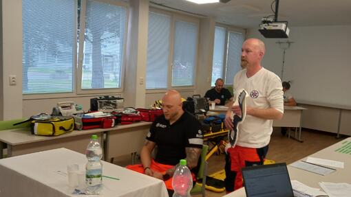 Preverili ich pripravenosť: 82 študentov urgentnej medicíny v Nových Zámkoch má za sebou dôležitý míľnik