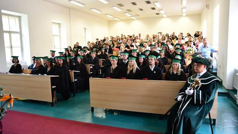 Deň slávnostnej promócie absolventov – bakalárov na Vysokej škole zdravotníctva a sociálnej práce sv. Alžbety Rožňava