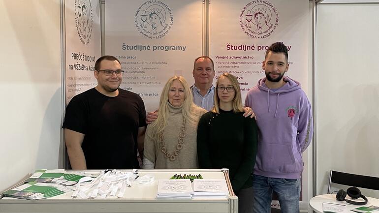 Chcete študovať psychológiu? Zistite, ako Vysoká škola sv. Alžbety excelovala na veľtrhu Gaudeamus