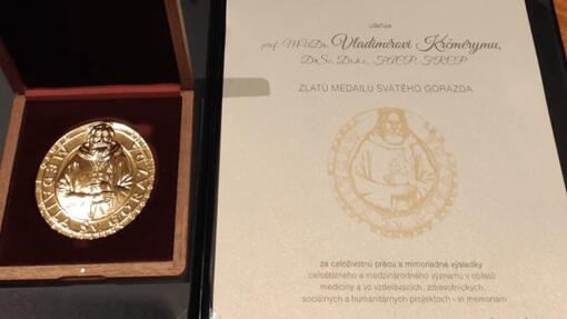 Najvyššie rezortné uznanie: Zlatá medaila sv. Gorazda pre prof. Krčméryho a ďalších 17 osobností