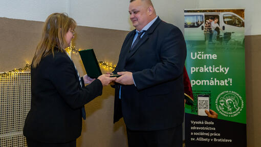 Odkaz ľudskosti žije: Prvé Ceny profesora Vladimíra Krčméryho putujú do rúk významných osobností