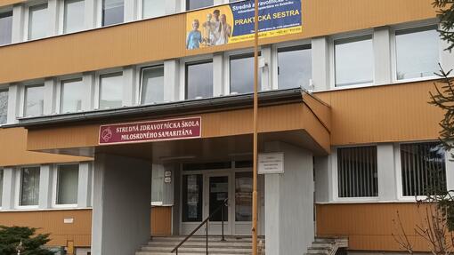  O NAŠEJ ŠKOLE S MATURANTAMI VO SVIDNÍKU