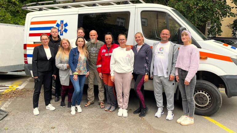 Študenti získavajú teoretické vedomosti a sú formovaní prostredníctvom reálnych skúseností odborníkov pôsobiacich v prvej línii.