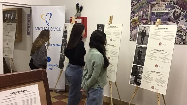 Výstava – Neodovzdané diplomy / Unissued Diplomas