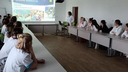Tam, kde sa odbornosť stretáva s ľudskosťou: Formujeme novú generáciu pomáhajúcich profesií